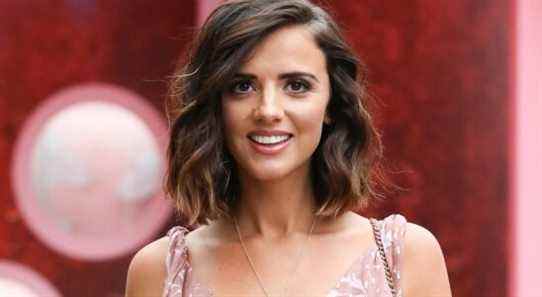 Lucy Mecklenburgh de TOWIE partage une analyse de bébé et fait le point sur la grossesse