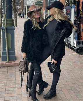 Paulina Gretzky et BFF Kristina Melnichenko s'éclatent à Aspen.  INSTAGRAM