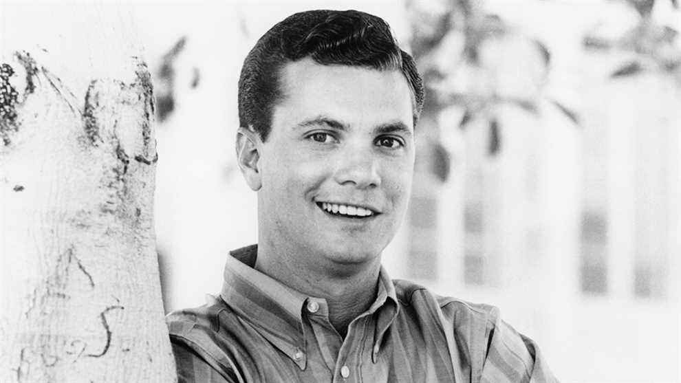 

	
		Dwayne Hickman, acteur et star de « The Many Loves of Dobie Gillis », décède à 87 ans les plus populaires à lire Inscrivez-vous aux newsletters sur les variétés Plus de nos marques
	
	
