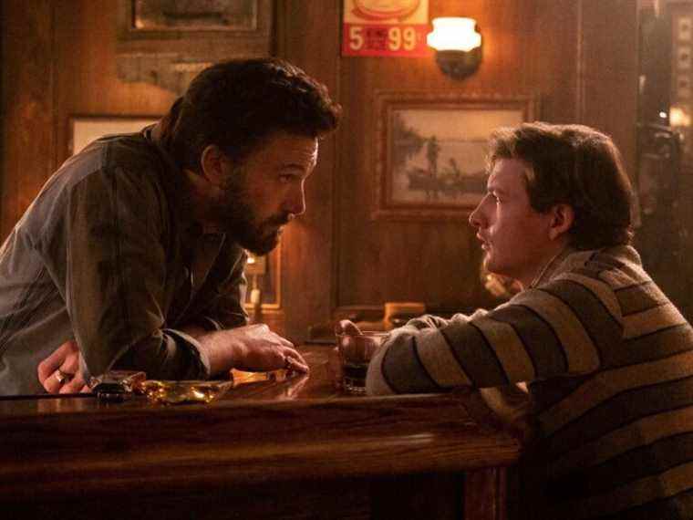 Critique de film: The Tender Bar est une nostalgie facile à écouter avec une bande-son à la hauteur