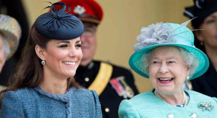 La reine envoie un message d’anniversaire à Kate Middleton avec de douces photos de retour