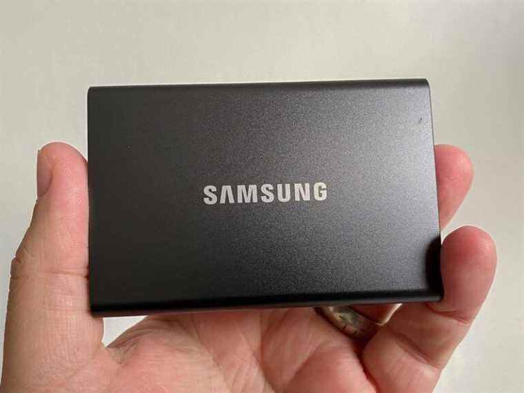 Emportez vos données avec vous avec le SSD portable Samsung T7 en vente pour 92 $ aujourd’hui