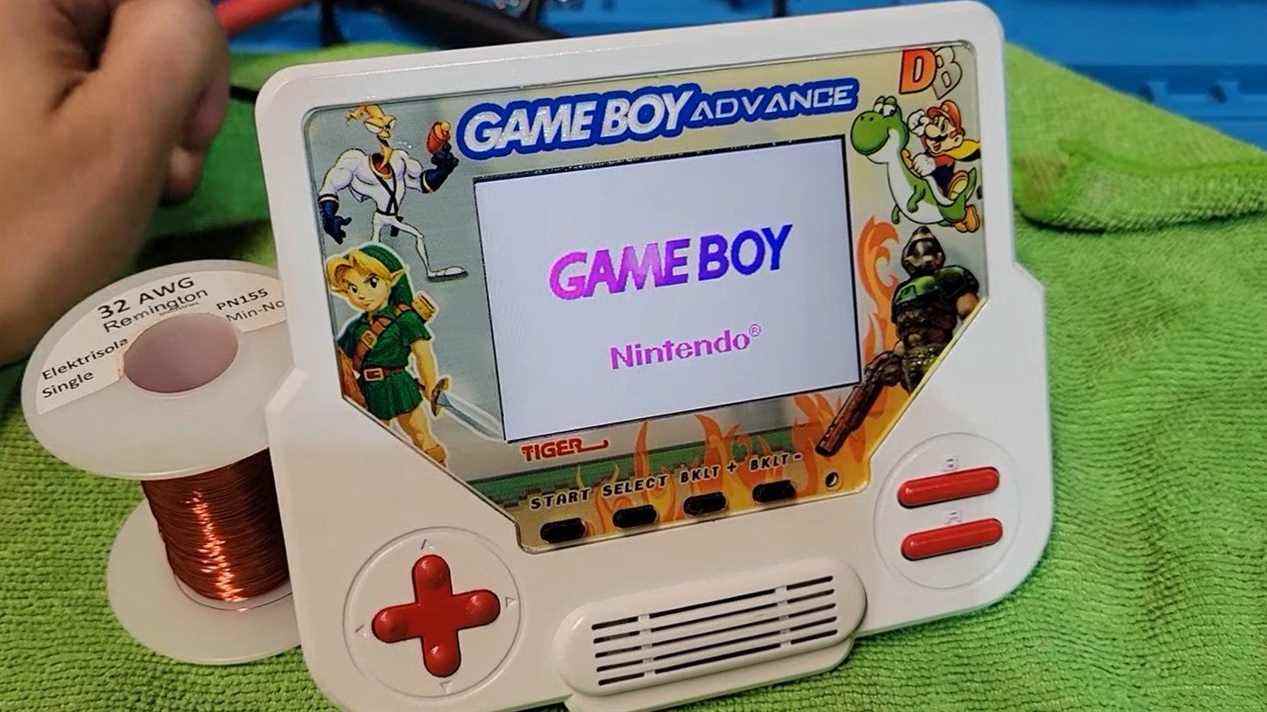 Aléatoire : présentation du Tiger Boy Advance - Un GBA à l'intérieur d'un système portable Tiger Electronics
