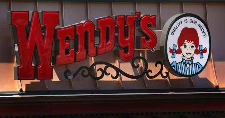 Wendy’s brûle le Twitterverse avec une journée annuelle de « rôti »