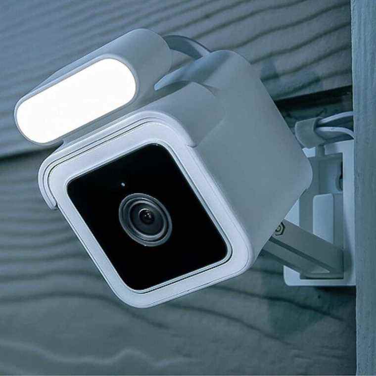 Sécurisez votre maison avec le Wyze Cam Spotlight en vente pour 37 $