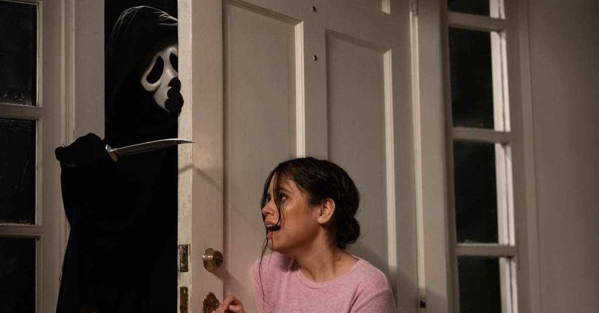 Revue Scream: La re-quelle de 2022 ravive tout ce qui fait fonctionner la franchise
