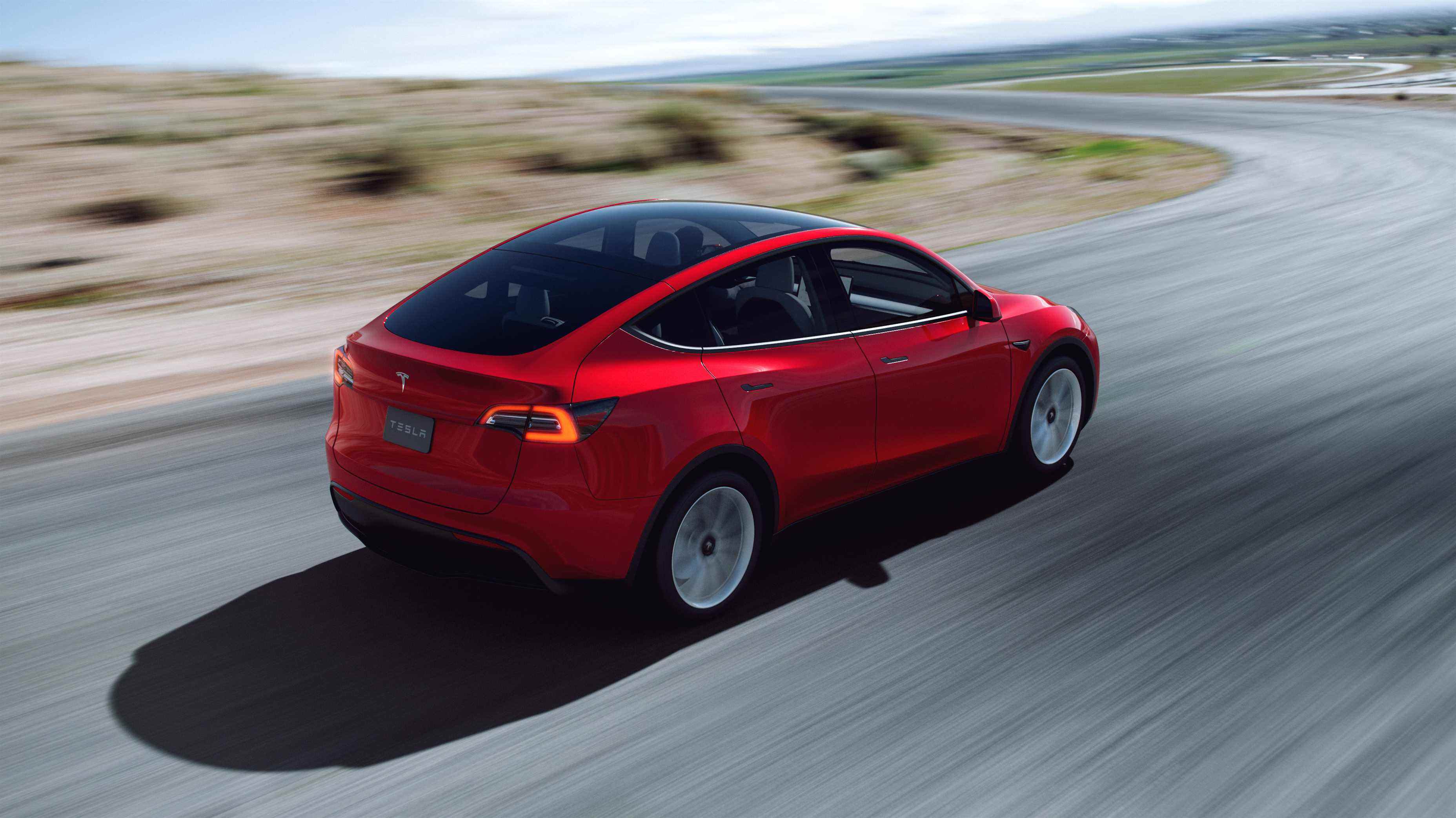 tesla modèle y en rouge