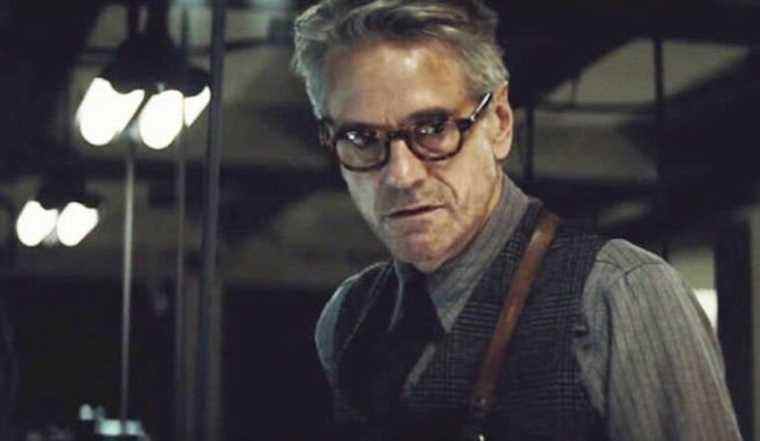 Jeremy Irons dit que Justice League "n'aurait pas pu être pire"
