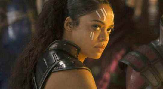 Tessa Thompson taquine les nouveaux pouvoirs potentiels de Valkyrie dans Thor: Love And Thunder