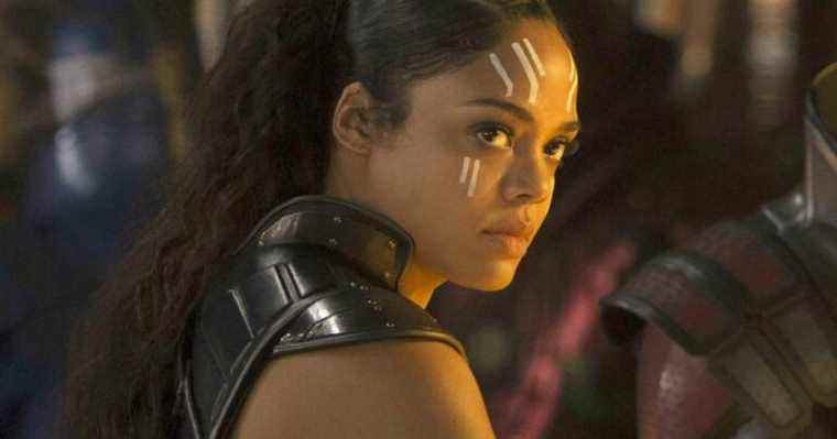 Tessa Thompson taquine les nouveaux pouvoirs potentiels de Valkyrie dans Thor: Love And Thunder
