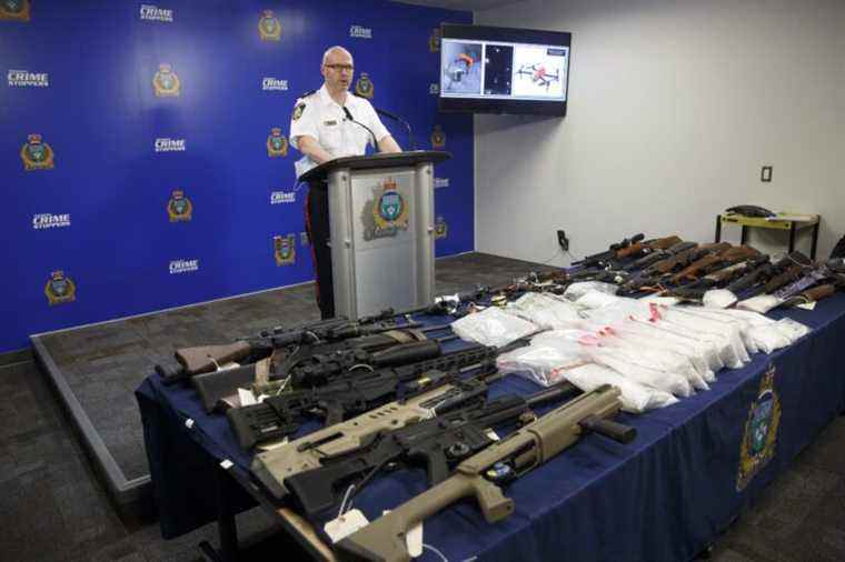 Winnipeg bust filets de drogue d’une valeur de 7 millions de dollars, des armes à feu et une douzaine d’arrestations