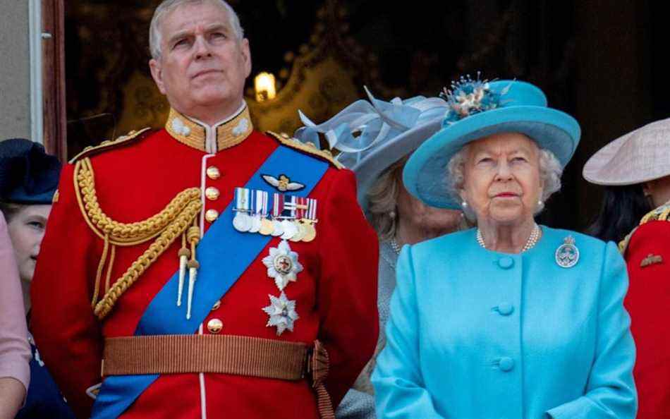 Le duc d'York, photographié avec la reine à Trooping the Colour en 2018, a eu une réunion de 45 minutes avec le monarque jeudi - Mark Cuthbert/UK Press via Getty Images