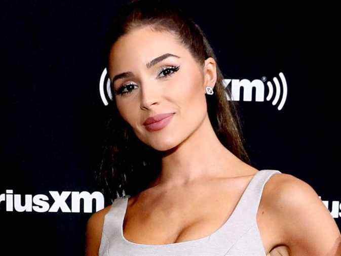 American Airlines demande à Olivia Culpo de se couvrir avant le vol