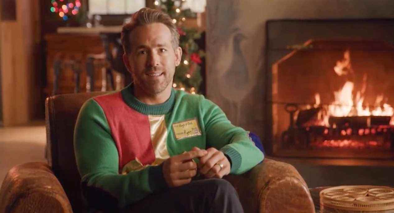 Ryan Reynolds lève 850 millions de dollars pour une œuvre caritative avec la campagne 2021 Ugly Sweater
