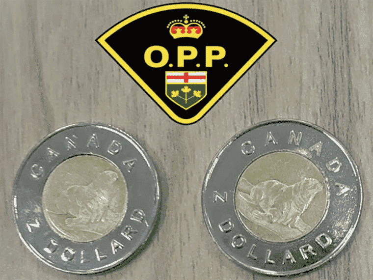 L’OPP enquête sur de faux toonies qui semblent assez convaincants (à l’exception de ces détails)