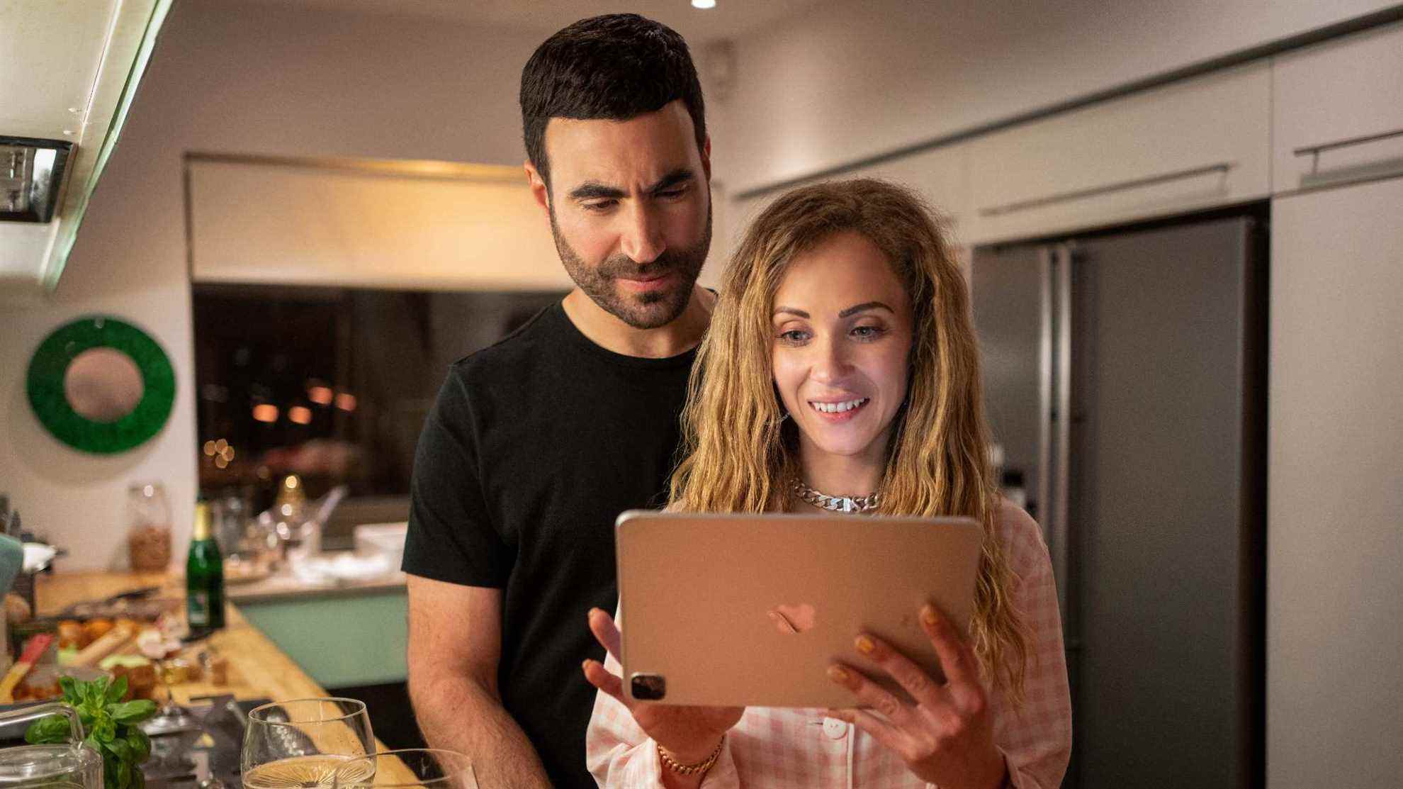 La relation entre Brett Goldstein et Juno Temple pourrait toujours durer dans la saison 3 de Ted Lasso