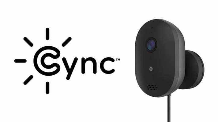 La caméra intelligente extérieure Cync peut être chargée à l'énergie solaire. 