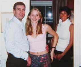 Le prince Andrew, Virginia Roberts Giuffre et la mondaine Ghislaine Maxwell.