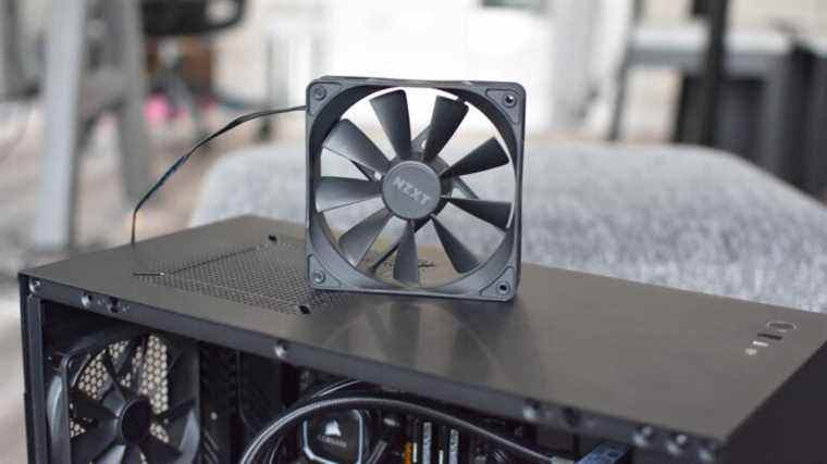     Comment installer un ventilateur de boîtier PC

