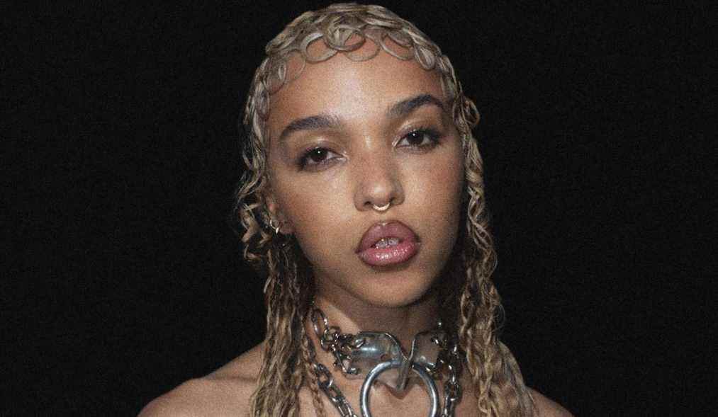 

	
		FKA Twigs Talks Mixtape 'Caprisongs', Travailler avec le week-end et 'Apprendre à transformer la douleur en joie'
	
	
