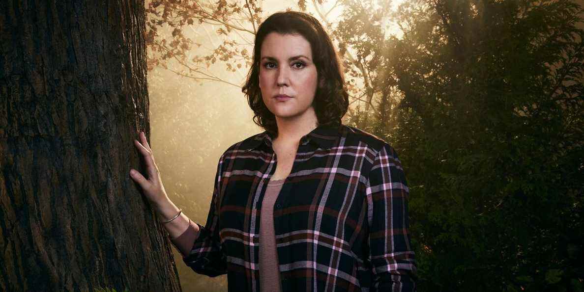 La star des Yellowjackets, Melanie Lynskey, révèle qui devait initialement mourir dans le pilote

