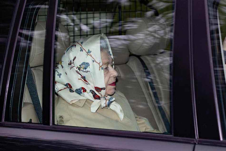 L'arrivée de la reine à Sandringham marque un retour à la normalité après avoir été forcée d'annuler les célébrations de Noël en famille en raison de l'augmentation des cas de Covid - Terry Harris