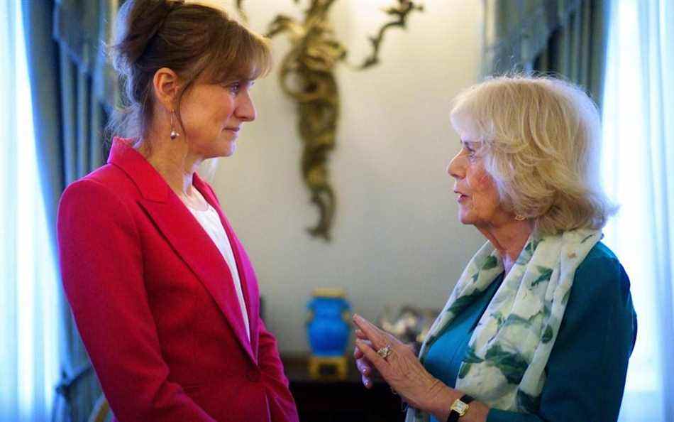 La duchesse de Cornouailles s'entretient avec Fiona Bruce