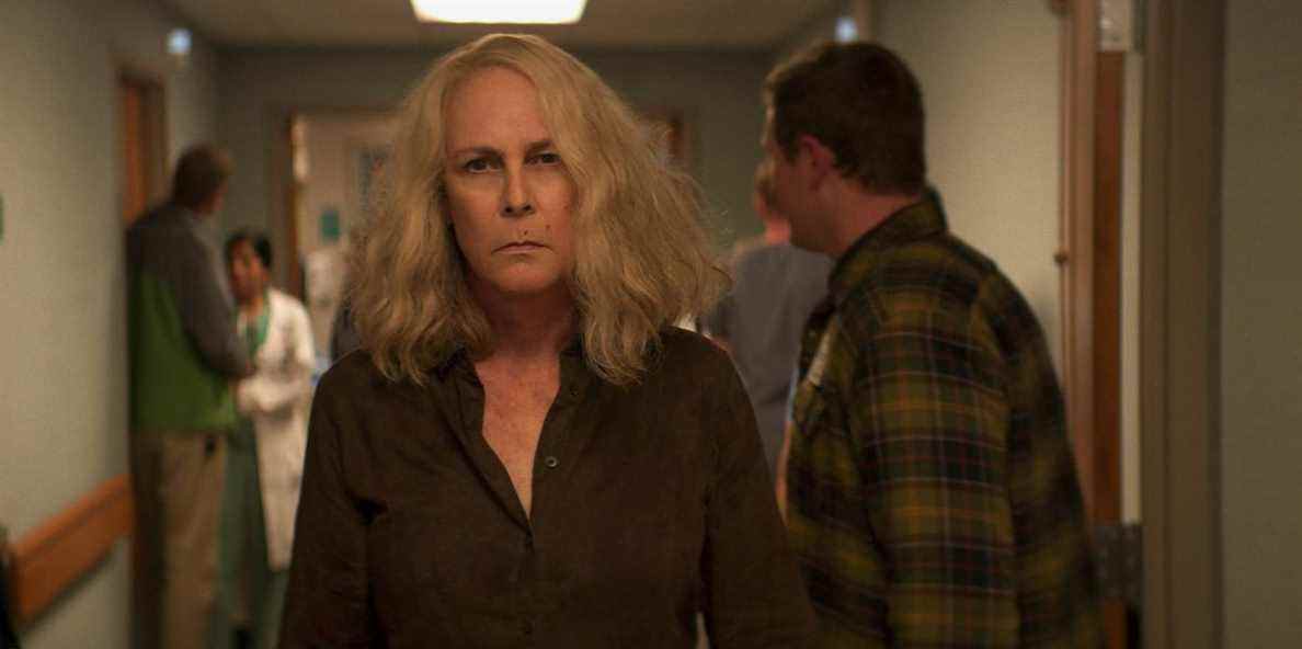 Jamie Lee Curtis révèle le premier regard sur Laurie Strode dans Halloween Ends

