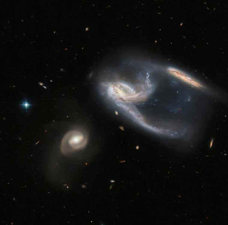 Hubble repère trois galaxies tirées dans une forme inhabituelle