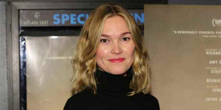 La star des Hustlers, Julia Stiles, accueille un deuxième bébé – et partage son doux nom

