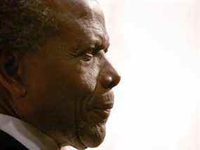 Sidney Poitier, pionnier du cinéma noir et lauréat d'un Oscar, décède à l'âge de 94 ans. Photo du 9 février 2007 à Hollywood, Californie.  (Charley Gallay/Getty Images)