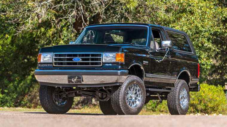 1991 Ford Bronco XLT : Ayez votre bâton et changez de vitesse aussi !