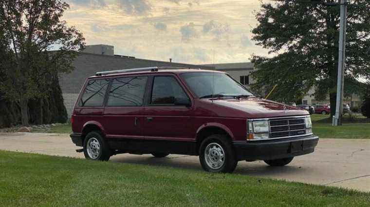 À 18 225 $, cette Dodge Caravan Turbo 1989 est-elle le parfait déménageur?