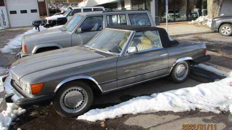 À 3 500 $, est-ce que cette Mercedes 380 SL de 1984 non en cours d’exécution est une affaire dont vous vous éloigneriez?