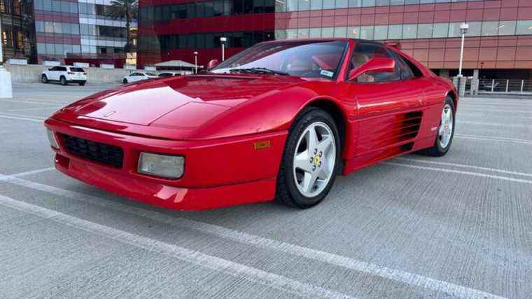 À 55 500 $, cette Ferrari 348 TS de 1990 est-elle une tentatrice à tête de Targa ?