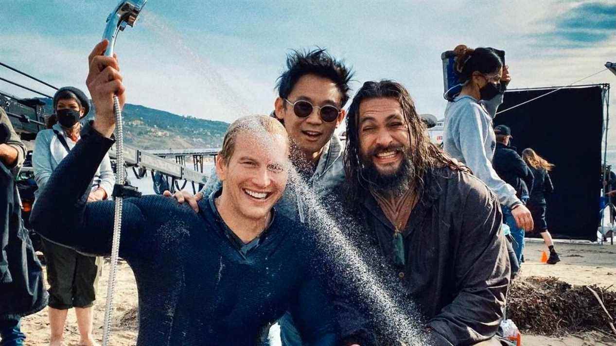 Aquaman 2 est officiellement emballé alors que James Wan partage la photo finale du plateau
