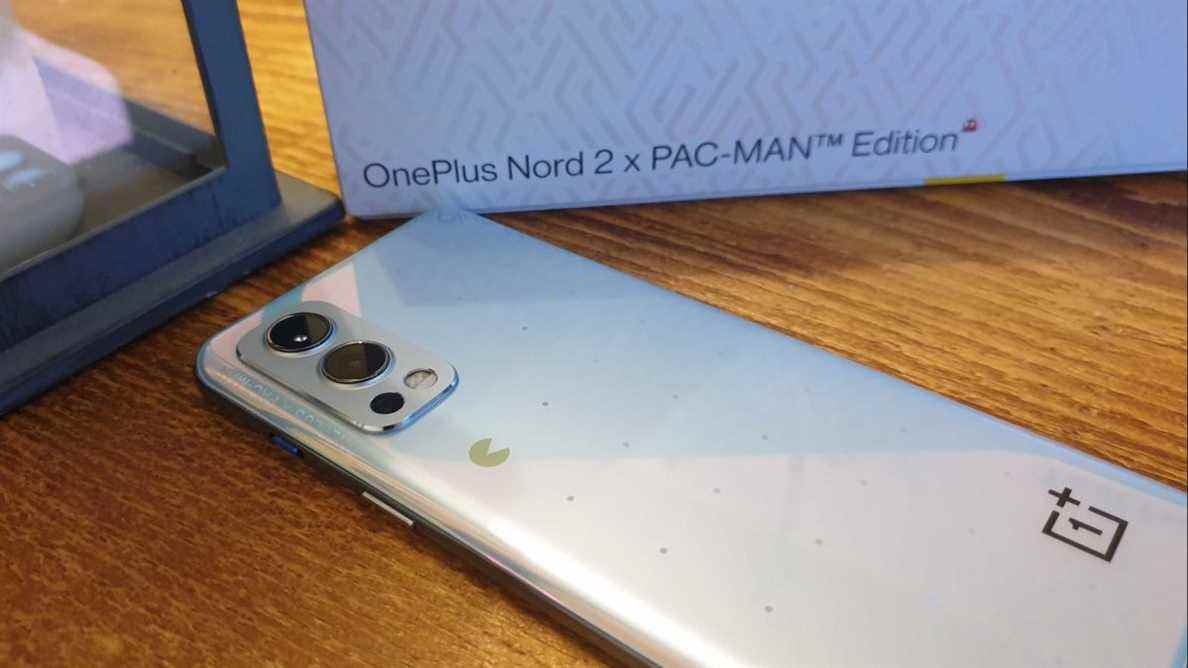 OnePlus Nord 2 x Pac-Man