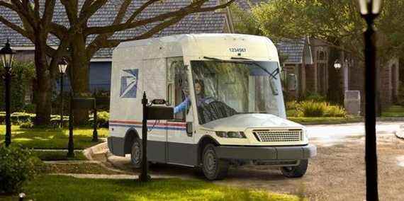 Camion de livraison de courrier de la défense USPS Oshkosh repéré dans la rue