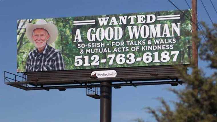 Ce Texan de 66 ans cherche l’amour via un panneau d’affichage