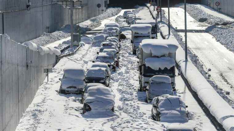 Ce Texan va à l’école de conduite d’hiver.  Que veux-tu savoir?