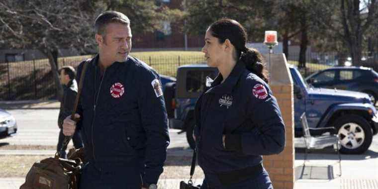 Chicago Fire Showrunner parle des «obstacles» et des «ramifications» pour Stella et Severide en 2021
