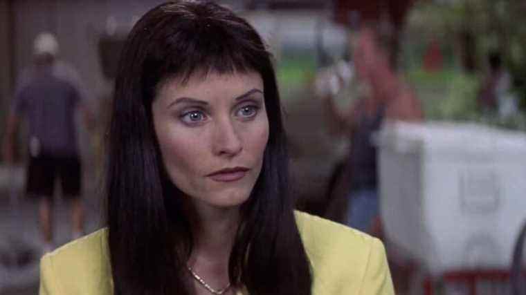 Courteney Cox de Scream raconte l'histoire de sa fameuse frange du troisième film
