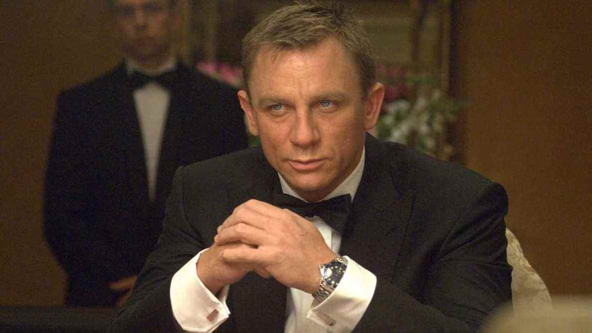 Daniel Craig lance des bombes F à propos de sa première conférence de presse sur James Bond
