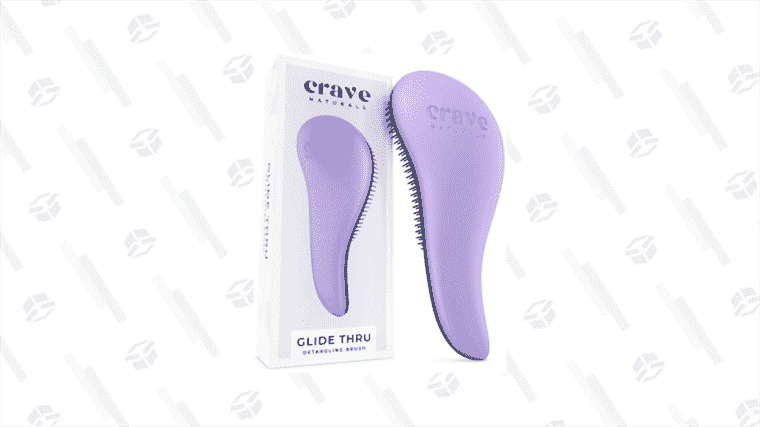 Des filles magnifiques et magnifiques bénéficient de 35 % de réduction sur cette brosse à cheveux démêlante qui ressemble à une semelle de chaussure