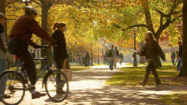 Des hommes accusés d’inconduite sexuelle sur les campus poursuivent en justice pour « préjugés anti-hommes », et ça marche