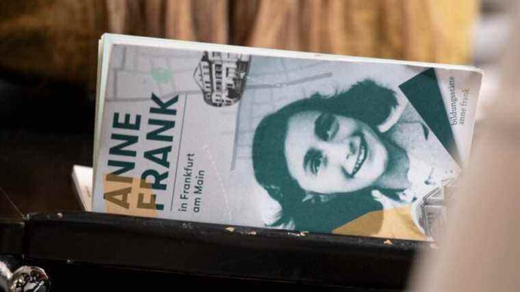 

	
		Documentaire d'Anne Frank, un livre révèle un nouveau suspect dans la trahison qui a envoyé un adolescent dans un camp de la mort Le plus populaire doit être lu
	
	
