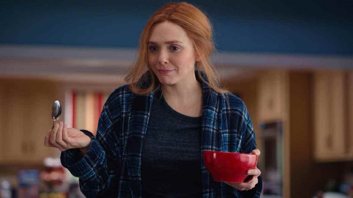 Elizabeth Olsen de Marvel applaudit après que Paparazzi ait critiqué les sœurs Mary-Kate et Ashley
