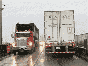 Les camionneurs ont été exemptés de la plupart des règles de voyage pendant la majeure partie de la pandémie, car ils constituent un service essentiel, mais cette exemption prend maintenant fin.