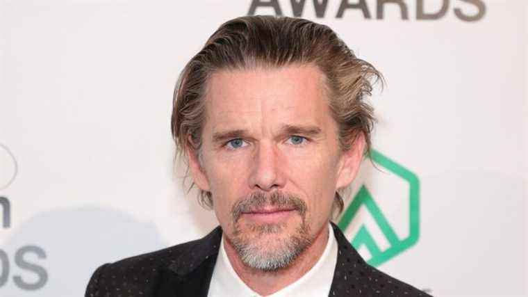 Ethan Hawke rejoint Julia Roberts et Mahershala Ali dans le thriller Leave The World Behind