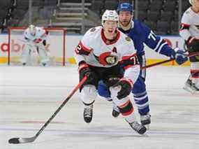 Les Sénateurs d'Ottawa, avec plusieurs joueurs sur la liste du protocole COVID-19, n'ont pas pu se battre contre les Maple Leafs de Toronto samedi, et après ce match, Thomas Chabot est également entré dans le protocole.